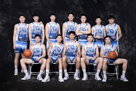 镜报：阿莫林接手曼联后任务之一，是激活状态低迷的齐尔克泽.